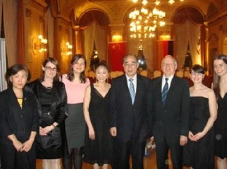 吴红波大使与海德堡大学孔子学院院长Grimm博士在一起