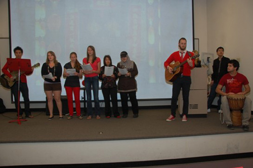 大合唱《容易受伤的女人》 