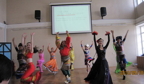 民族歌舞美不胜收