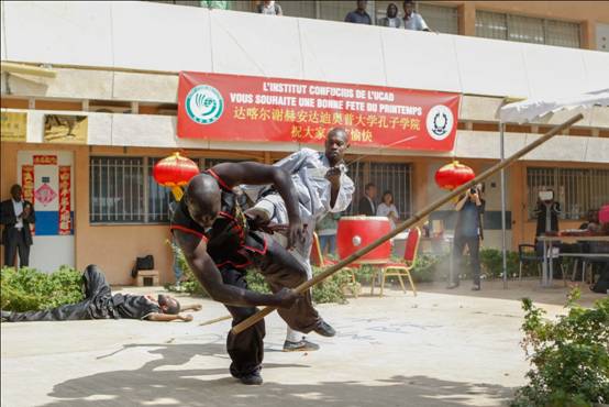 说明: C:/Users/Lenovo/Desktop/中国功夫表演.jpg