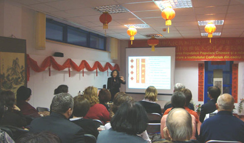 活动二：“克鲁日孔子学院回顾与展望”及“中国春节习俗介绍”